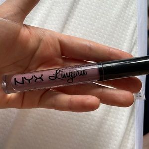 Nyx lingerie embellissement